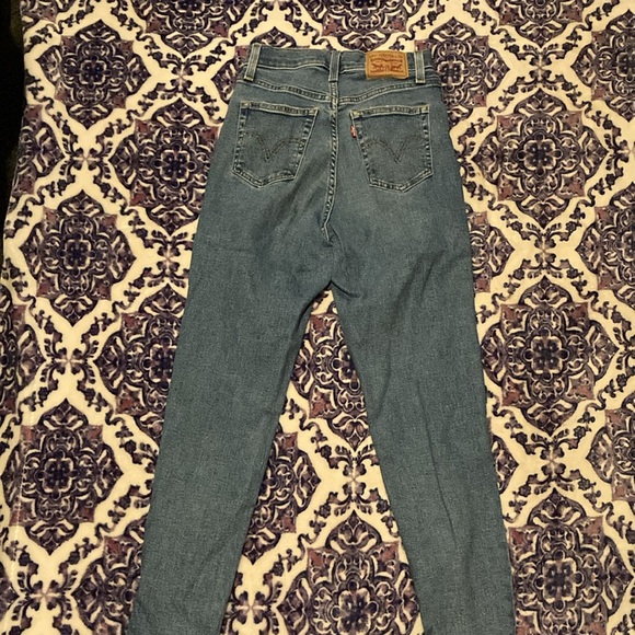 high-waisted mom jeans - Picture 3 of 3